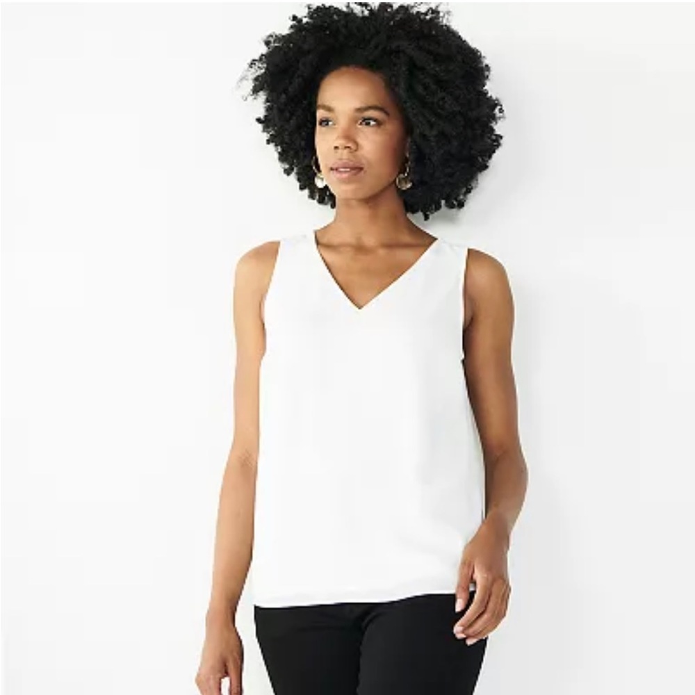 Women's White Nine West V-Neck Tank